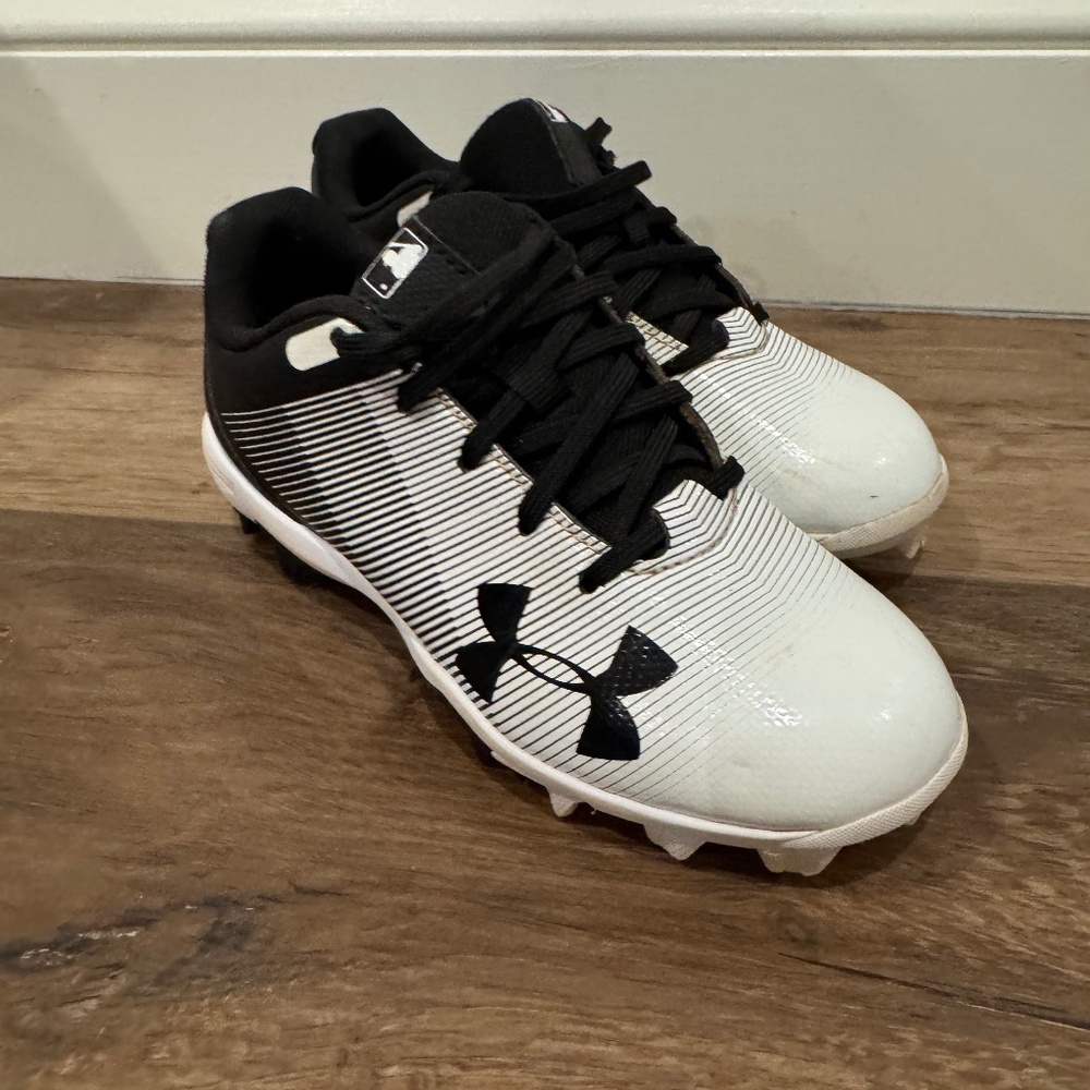 Under Armour Boy’s Baseball Cleats size 13K